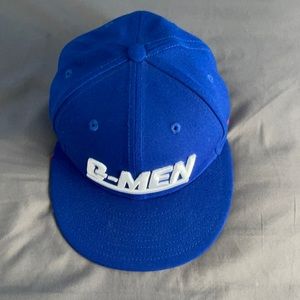 NWOT New York giants blue fitted flat rim hat